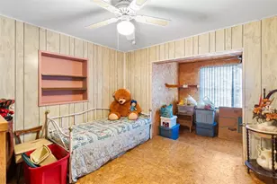 3900 70th St N, Saint Petersburg, FL 33709 - Photo 9