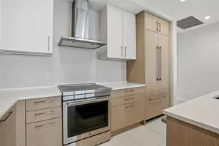 275 1st Ave S, Saint Petersburg, FL 33701 - Photo 9