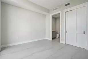 275 1st Ave S, Saint Petersburg, FL 33701 - Photo 39