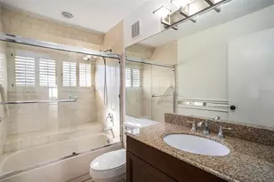 914 Stratford Manor Dr, Brandon, FL 33510 - Photo 9