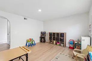 31537 Earn Dr, Wesley Chapel, FL 33545 - Photo 29