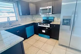 11009 Summer Dr, Tampa, FL 33624 - Photo 5