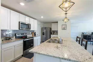 12172 Lily Magnolia Ln, Riverview, FL 33569 - Photo 9