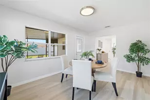 1027 27th Ave S, Saint Petersburg, FL 33705 - Photo 15