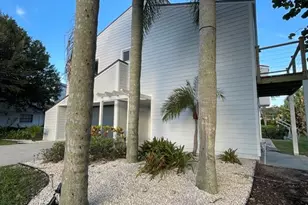 606 N Mayo St, Crystal Beach, FL 34681 - Photo 5