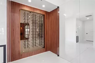 7818 N Hubert Ave, Tampa, FL 33614 - Photo 9