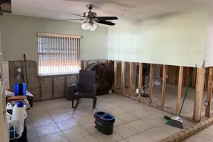 1798 New Hampshire Ave NE, Saint Petersburg, FL 33703 - Photo 9