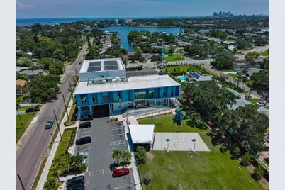 1798 New Hampshire Avenue NE, Saint Petersburg, FL 33703 - Photo 21