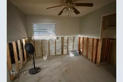 1798 New Hampshire Avenue NE, Saint Petersburg, FL 33703 - Photo 17