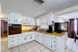 2150 Maureen Dr, Holiday, FL 34690 - Photo 11