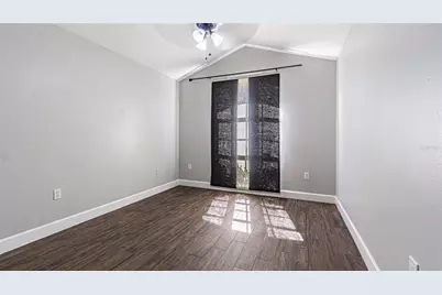 8925 Southbay Drive, Tampa, FL 33615 - Photo 13