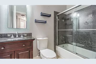 8925 Southbay Drive, Tampa, FL 33615 - Photo 17