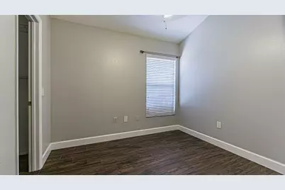 8925 Southbay Drive, Tampa, FL 33615 - Photo 15