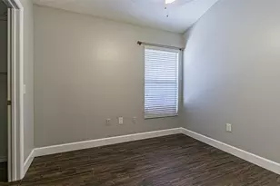 8925 Southbay Dr, Tampa, FL 33615 - Photo 15