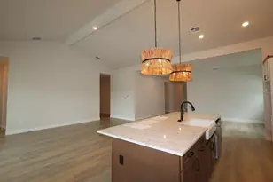 7245 Meadowshade Ct, Sarasota, FL 34241 - Photo 9