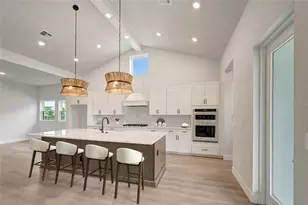 7245 Meadowshade Ct, Sarasota, FL 34241 - Photo 3