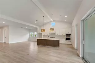 7245 Meadowshade Ct, Sarasota, FL 34241 - Photo 11