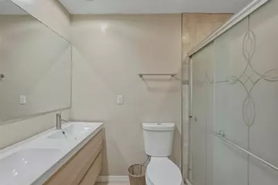 5760 71st Street N, Saint Petersburg, FL 33709 - Photo 15