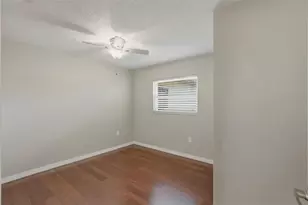 5760 71st St N, Saint Petersburg, FL 33709 - Photo 9