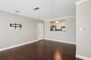 1545 W River Ln, Tampa, FL 33603 - Photo 9