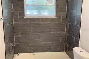 7919 Lakeshore Dr, Tampa, FL 33604 - Photo 11