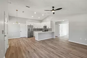 1945 Oak St, Clearwater, FL 33760 - Photo 5