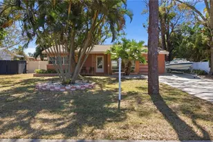 718 Bay Vista Blvd S, Saint Petersburg, FL 33705 - Photo 1