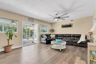 2534 Mineola Dr S, Largo, FL 33770 - Photo 9