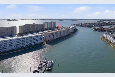 6025 Shore Boulevard S #110, Gulfport, FL 33707 - Photo 1