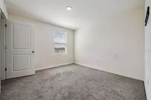 37214 Angel Wings Ave, Zephyrhills, FL 33541 - Photo 19