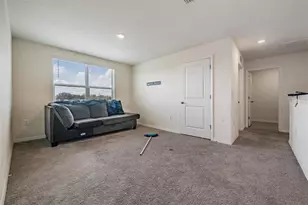37214 Angel Wings Ave, Zephyrhills, FL 33541 - Photo 21