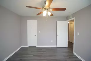 10330 Carrollwood Ln, Tampa, FL 33618 - Photo 13