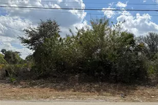 522 Columbus Blvd S, Lehigh Acres, FL 33974 - Photo 1