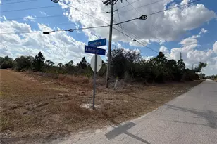 522 Columbus Blvd S, Lehigh Acres, FL 33974 - Photo 3