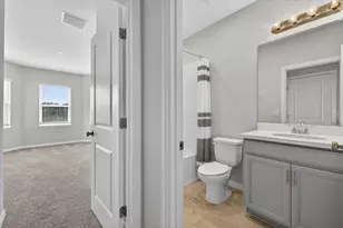 33947 Astoria Cir, Wesley Chapel, FL 33545 - Photo 43