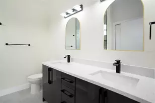 3623 N 54th St, Tampa, FL 33619 - Photo 17