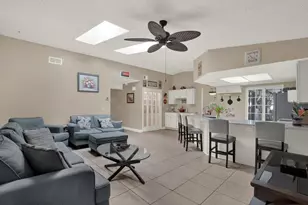 729 Sandy Creek Dr, Brandon, FL 33511 - Photo 5