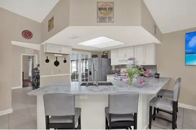 729 Sandy Creek Drive, Brandon, FL 33511 - Photo 3