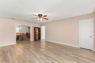 811 40th Ave N, Saint Petersburg, FL 33703 - Photo 7