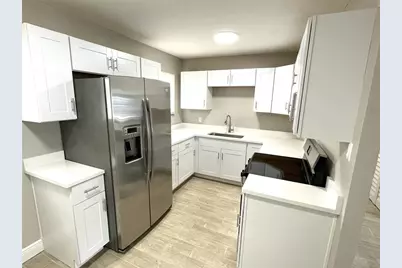 8310 Croton Avenue, Tampa, FL 33619 - Photo 9