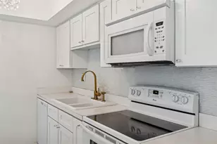 850 Village Lake Ter N, Saint Petersburg, FL 33716 - Photo 13