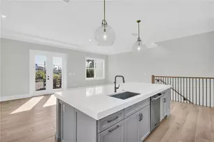 187 145th Ave E, Madeira Beach, FL 33708 - Photo 3