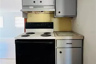 3508 52nd Ave N, Saint Petersburg, FL 33714 - Photo 5