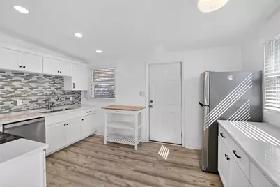 8343 95th Avenue, Seminole, FL 33777 - Photo 9