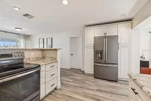 10224 N Oakleaf Ave, Tampa, FL 33612 - Photo 23