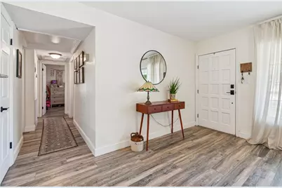 10224 N Oakleaf Avenue, Tampa, FL 33612 - Photo 13