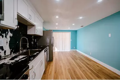 7502 Pond View Court, Tampa, FL 33615 - Photo 15