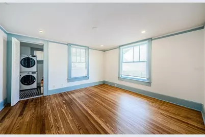 620 Earle Avenue N, Saint Petersburg, FL 33705 - Photo 17