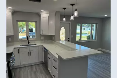 9024 2nd Street N, Saint Petersburg, FL 33702 - Photo 9