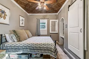 945 11th St N, Saint Petersburg, FL 33705 - Photo 19